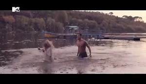 Hoje saiu o mini documentário que fiz para a @mtvportugal e se quiserem ver está no canal de YouTube deles. ✨ Gostava muito de contar com o vosso voto, e se quiserem votar, também basta carregarem no link que está na minha bio. Obrigada ❤️ | BÁRBARA BANDEIRA