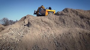 60 years history, China`s first wheel loader and today we are the 15th largest construction equipment manufacturer globally with 30 product lines, 13 Global Subsidiaries, 300 Dealers in 170 Countries ! LiuGong is proud to be the only Chinese manufacturer to put European customers first by building Wheel Loaders & Excavators right in the heart of Europe. Our customers can be confident in our world class machines, which are built to exacting European standards for quality, reliability and safety, 