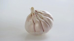 How to Prepare Garlic
