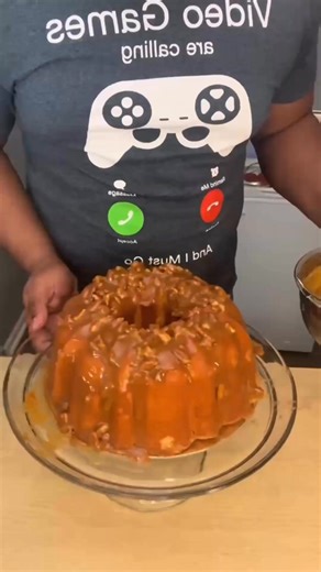 Pecan Caramel Poundcake – soft, buttery cake layered with the crunch of toasted pecans and topped with a dreamy caramel glaze. 🥮🍯 Get the recipe instantly here: https://jaffrywardjr.gumroad.com/l/elzxw?layout=profile and see why this cake is a must-have for pecan and caramel lovers everywhere. Imagine the warmth of roasted pecans paired with a moist poundcake base, all kissed by silky caramel – it’s the kind of dessert that makes people close their eyes with the first bite. Perfect for holiday