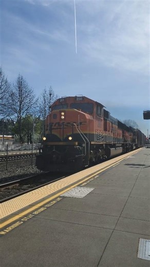 BNSF Local — SD75I 288 + GP60 193 Northbound in Auburn!