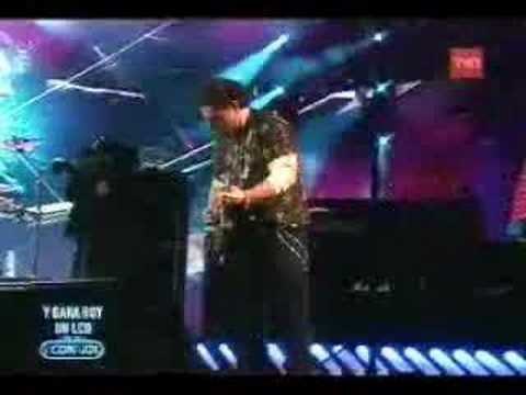 Arnel Pineda and Journey - Open arms live in Chile