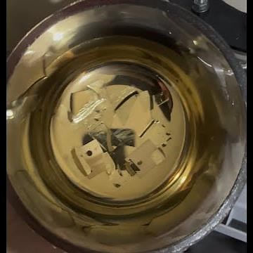 Thin film gold coating with home-made setup via physical vapor deposition (PVD)