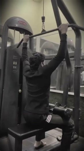 The real meaning of "Hmm" in Gym... 😂💪.. . #gymmotivation #gymlife #fitnessgoal #gymm #fitnessmeme