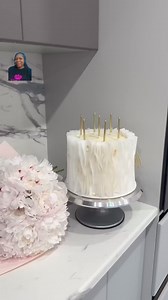 18K views · 406 reactions | Learn some wafer paper tricks from this video. This is absolutely gorgeous. #learncakes #cakedecoratingtechniques #cakedecoratingtutorial #cakedecoratinghacks #waferpapercake #waferpapertutorial #womencakes #womencakeideas #bakersinnigeria #cakeartistinnigeria #worldbakers | Learn Cakes and Baking | Facebook