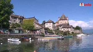 42K views · 1.1K reactions | Les plus beaux villages de France sont un club fermé et très prestigieux ! Ils sont 4 cette année à avoir obtenu ce label, dont Rocamadour dans le Lot. Un label très précieux, et notamment pour le tourisme...  Max Sounillac, Victor Bastard et Asma Mehnana | M6 Info | Facebook