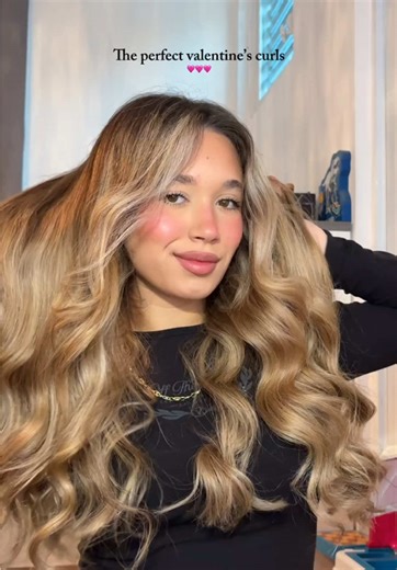 Perfect Valentine's Curls Tutorial