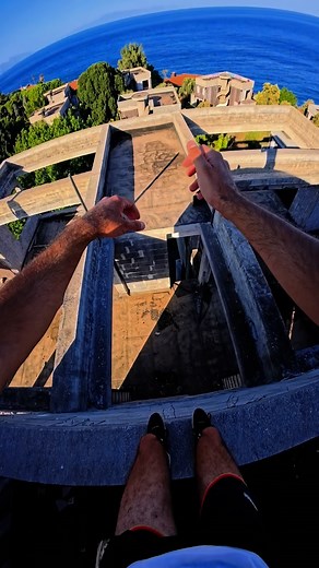 18K views · 725 reactions | Abandoned complex Parkour POV ‍♂️️ Felt like in the Dying Light game with the first jump! #parkour #extremesports #parkourpov #insta360 | Ros Parkour | Facebook