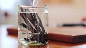 Homemade Vanilla Extract requires only two ingredients, and we're going through the step-by-step process of how to make it. It's better quality than anything you can buy at the store, for less money and it makes a great gift! Full recipe TIPS & TRICKS: https://lexiscleankitchen.com/homemade-vanilla-extract/ | Lexi's Clean Kitchen