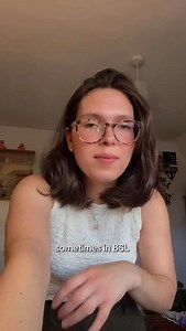 When people start learning sign language they don’t realise that some words in different contexts, actually need completely different signs. For example the sign for busy in British sign language has multiple versions depending on what context you are using it in. ￼#bsl #signlanguage #britishsignlanguage #deaf #sse #sign | Adeleonova