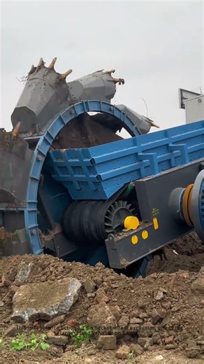Giant Bucket Wheel Digs Earth Like a Machine Monster | Heavy Equipment