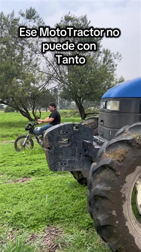 El MotoTractor demuestra lo que de verdad significa potencia útil en el campo 💪🌱 Mientras hala la carreta cargada, el tractor pasa… pero el que realmente está trabajando es el MT. Sustituimos la tracción animal, reducimos costos y llevamos fuerza a donde los grandes no pueden entrar. Montaña, lodo, terreno difícil… el MotoTractor sigue jalando. Más liviano. Más versátil. Más inteligente para el agricultor colombiano 🇨🇴 📲 57 350 451 5126 #MotoTractor #TracciónAnimalNo #InnovaciónRural #Agric