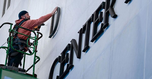 Kennedy Center gets new signage bearing Trump’s name
