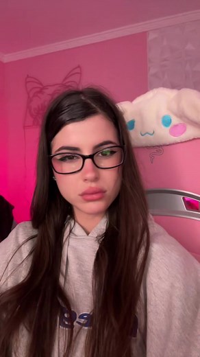 Descubre a Abby: La Sensación de TikTok y Más