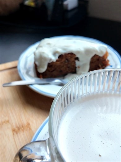 La boisson iranienne aux dattes qui fait du bien 🤍 Simple, douce et ultra gourmande 🌰 Une boisson inspirée de l’Iran, parfaite pour faire le plein d’énergie naturellement. Tu vas vouloir la refaire 👀✨ #faitmaison #recettesimple #cuisinerapide #FoodTok #gourmandise #boisson #boissonchaude ##Cuisine #recette #dattes #noix #iran #cardamome