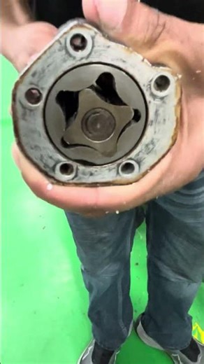 “How Glue Pump Works in a Labeller Machine? 🤔⚙️”