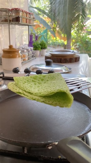 🥥🔥The ultimate breakfast! Palak Neer Dosa with coconut chutney-simple ingredients, BIG flavour!