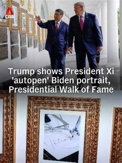US President Donald Trump showed Chinese President Xi Jinping a framed “autopen” displayed in place of his predecessor Joe Biden’s portrait during a White House tour on Thursday (Sep 24). A video released by the White House showed Trump taking Xi along the colonnade before stopping at the “Presidential Walk of Fame”, where he also pointed out photos of himself with Xi and spoke of his “respect” for the Chinese leader. #usanews #usa #china #chinanews #trump