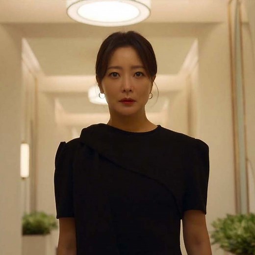 It’s a match made in money. Remarriage & Desires arrives July 15 💍 | Netflix