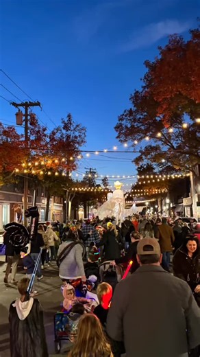 👻 What a spooktacular night at the Raynham Hall Ghost Walk Parade! This wonderful annual event never disappoints — from the costumes to the community spirit. Did you catch a glimpse of the new T.R. puppet? 🎩✨ #OysterBay #GhostWalkParade #RaynhamHall #CommunityTradition | Oyster Bay - East Norwich Chamber of Commerce