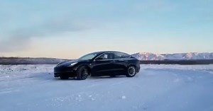 Thieves are stealing Tesla charging cables, some are suspecting lock defect in cold