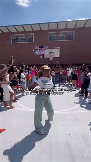 Historically Black Since- HBCU on Instagram: "🔥HBCU Modeling Troupes going to always make a statement ! - Winston Salem State University (🎥 @iammsyd ) . . . #hbcu #historicallyblacksince #wssu #blackexcellence #hbcufashion"