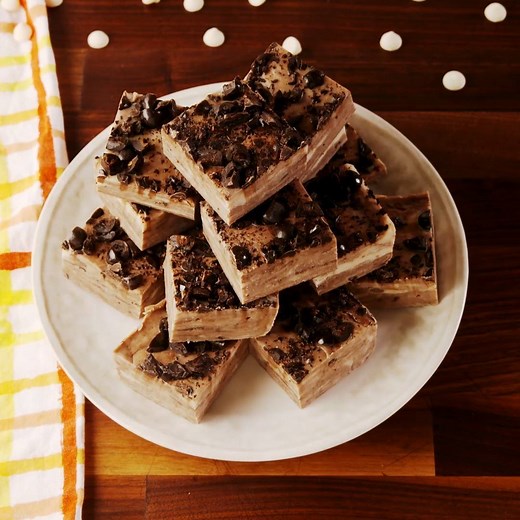 You should make this Kahlúa fudge for everyone on your list this year 😍 Full recipe: http://dlsh.it/TooCCZT | Delish