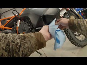 2021 KTM 890 Adventure R Tank Removal