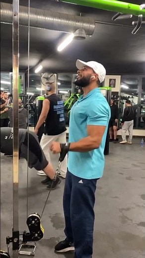 Reverse wrist curl single arm with cuff سواعد عكسي فردي كيبل باستخدام السترابس