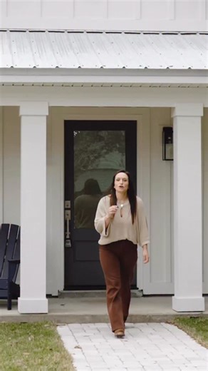 Have you experienced the highly sought after life in Bear Point? This beautiful spot located in Orange Beach has Arnica Bay right down the street. We know all the hidden gems in Orange Beach!☀️🌊 • • • Marketed By: Ashley Wade, Wellhouse Real Estate Gulf Shores • Listed By: Karen Herfel, Wellhouse Real Estate Gulf Coast | Wellhouse Real Estate