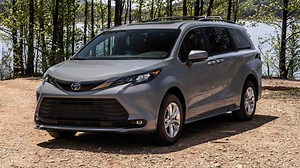 2022 Toyota Sienna Woodland Special Edition Revealed as the SUV of Minivans