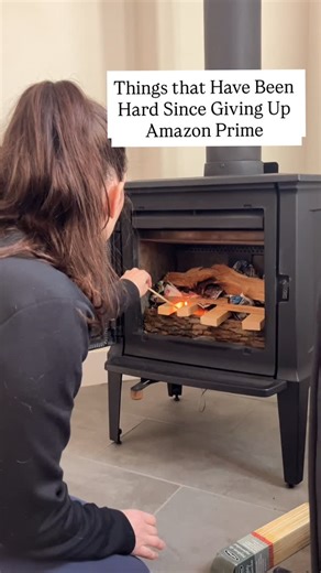 Sustainable Minimalists on Instagram: "It may sound like an over exaggeration, but giving up Amazon Prime has been one of the best things I’ve done. It taught me to devalue instant gratification. It taught me that I need so much less than I think I do. And it helped me save money in order to spend it on things I actually do value like experiences and time with family. If you’re hoping to give up Amazon Prime in the New Year, I’ve got some tips on how to do it in my stories. #underconsumption #de