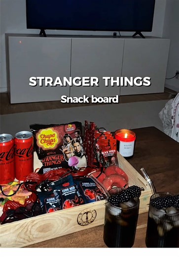 Stranger things snackboard! ❤️🖤 #strangerthings #strangerthings4 #strangerthings5 #strangerthingssnackboard #snackboard