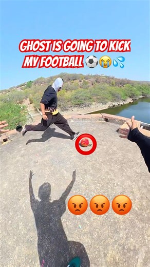 Somebody Help ‼️😭 #ghost #football #pop #viral #funny #parkour