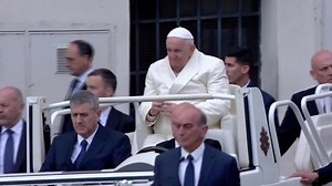 Pope Francis leads Palm Sunday mass after hospital stay