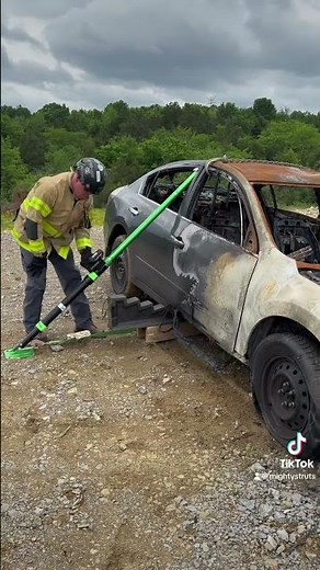 Mighty Struts: Safe and Effective Vehicle Stabilization Techniques