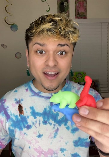 Mini Dinosaurs: Watch Them Grow in a Fun Experiment!