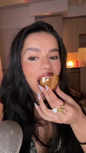 So delicious #mukbang #eatingasmr #creampuff #dessert