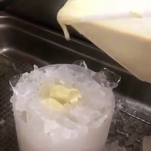 What a cool way to make chocolate coral! Gonna have to try this one 😍 #Repost @chefpaulhayward | Sugar Geek Show