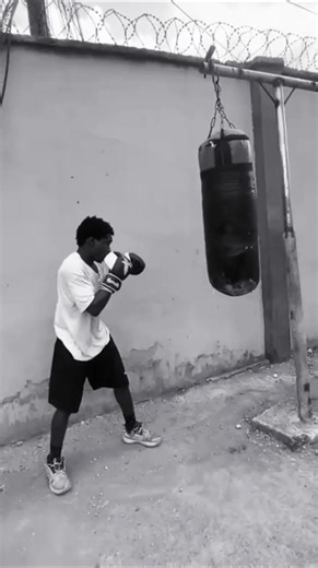 Me vs me every day #boxing #Training #Discipline #Consistency #NoExcuses #boxinggrind