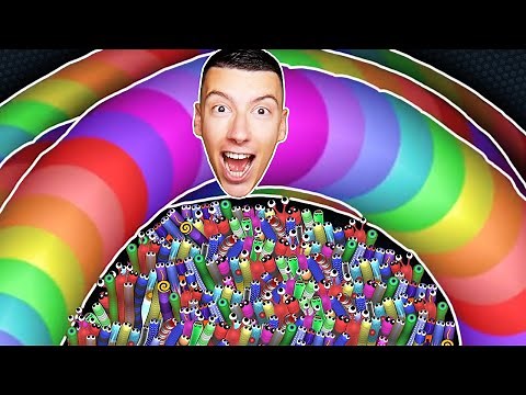 EAT TO BECOME A GIANT SNAKE IN ROBLOX!! (Slither.io)