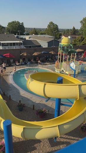 This weather has thinking about summer ☀️😎 Who’s ready for SplashDown to open? 🙋‍♀️🙋 Drop a comment with your favorite thing to do in the summer here @ The PC ➡️ | The PC of Kennewick