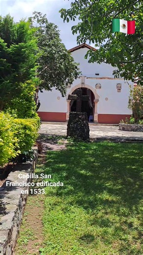 7.2K views · 144 reactions | Uruapan, Mich. El convento franciscano, hoy Casa de Cultura, la Huatapera y las 9 capillas inician su construcción a partir de 1533 por el misionero fray Juan de San Miguel. | Info Michoacán | Facebook
