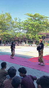 Harikartini fashion show Kartono outfit ideas