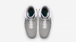 NIKE Air Mag 2016 With Power Laces Released In Photos And Video - SlashGear