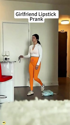 Lipstick Prank on Boyfriend - Hilarious Moments