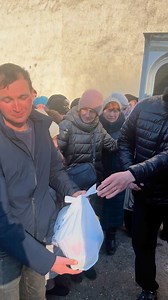 67K views · 7.9K reactions | Food kits distributed to families living near frontline in Sumy region 菱 Support our Hope Begins With A Meal Crowdfunding Campaign https://donate.hfu.org/campaign/hope-begins-with-a-meal-2024-eoy-campaign/c618222 #hfu #hopeforukraine | Hope For Ukraine | Facebook