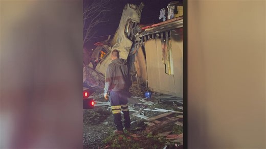 Truck crash kills driver, damages Ashtabula restaurant