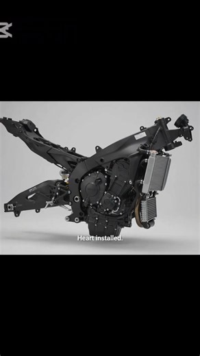 From Bare Frame to Beast 🏍️| Yamaha YZF-R1 Build #Shorts #Yamaha #YZFR1 #YamahaR1 #MotorcycleBuild