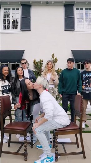 KISS CHALLENGE! 😱💋